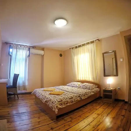 Pensión My Guest 3*